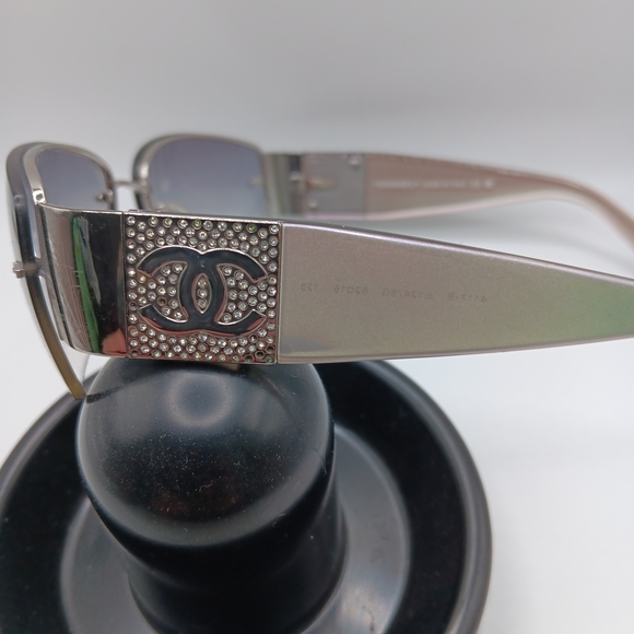 Chanel Black Blue Gradient Sunglasses - Picture 3 of 8